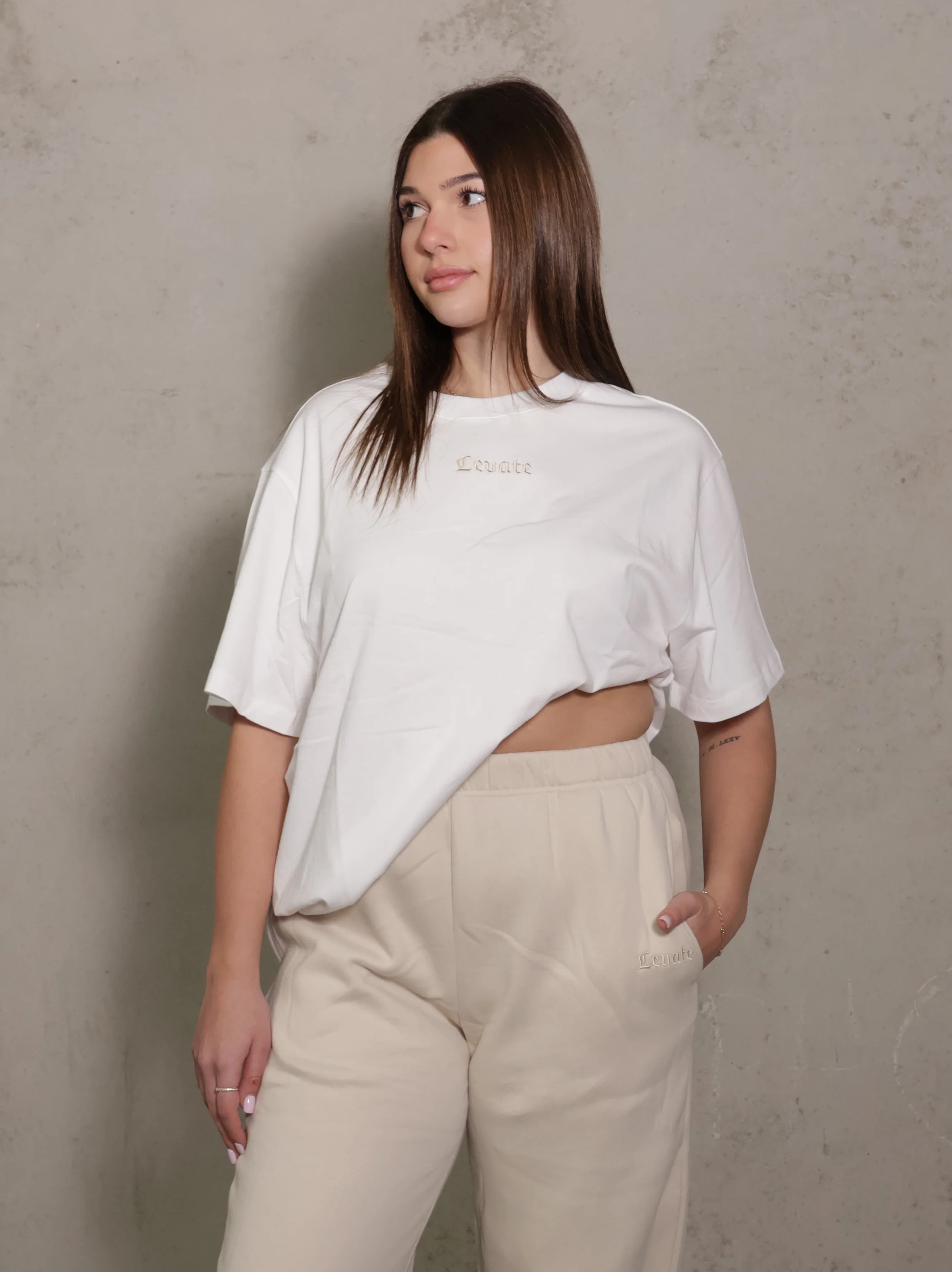 BTB OVERSIZED TEE - WHITE - Image 3