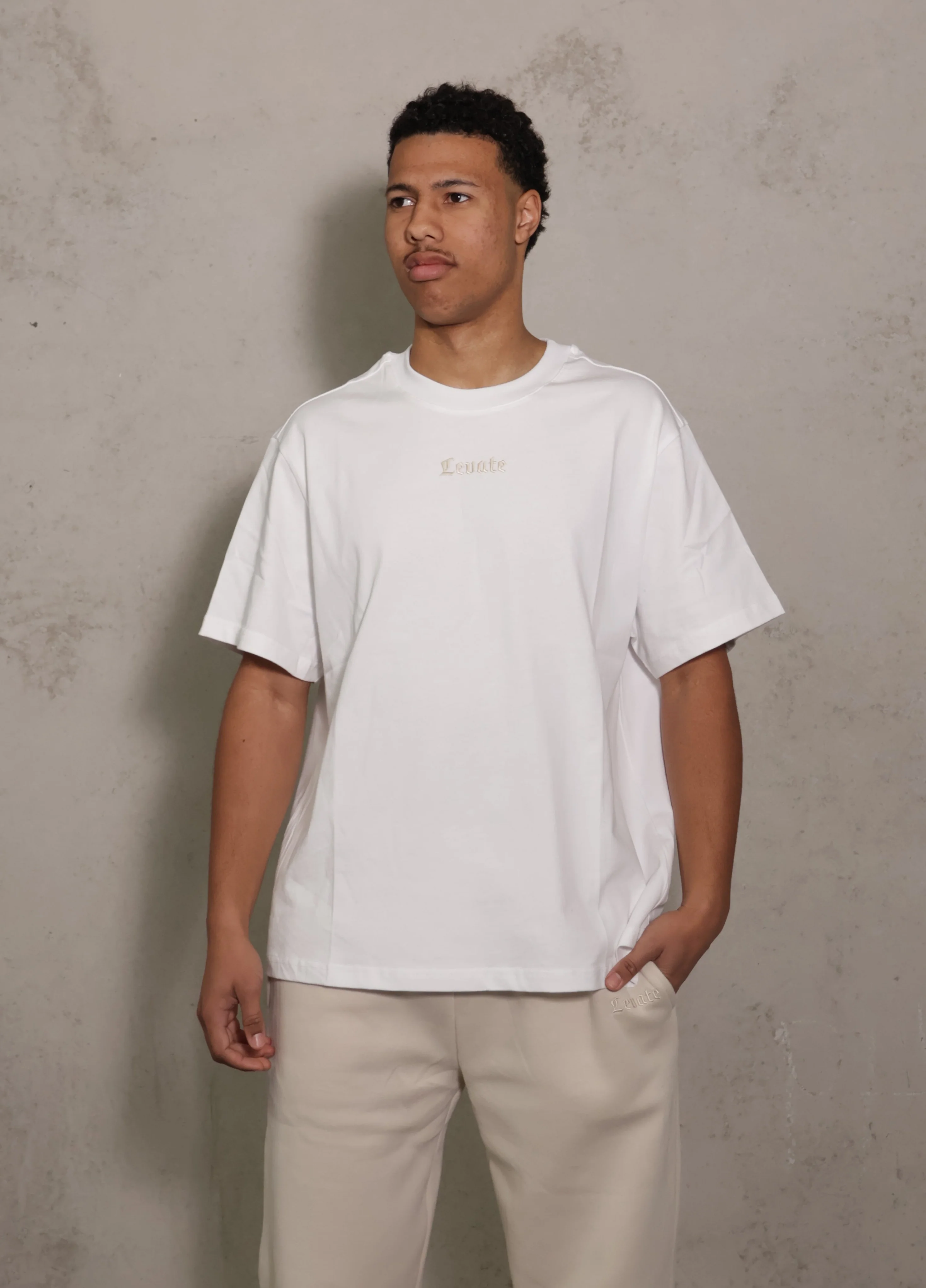BTB OVERSIZED TEE - WHITE - Image 4