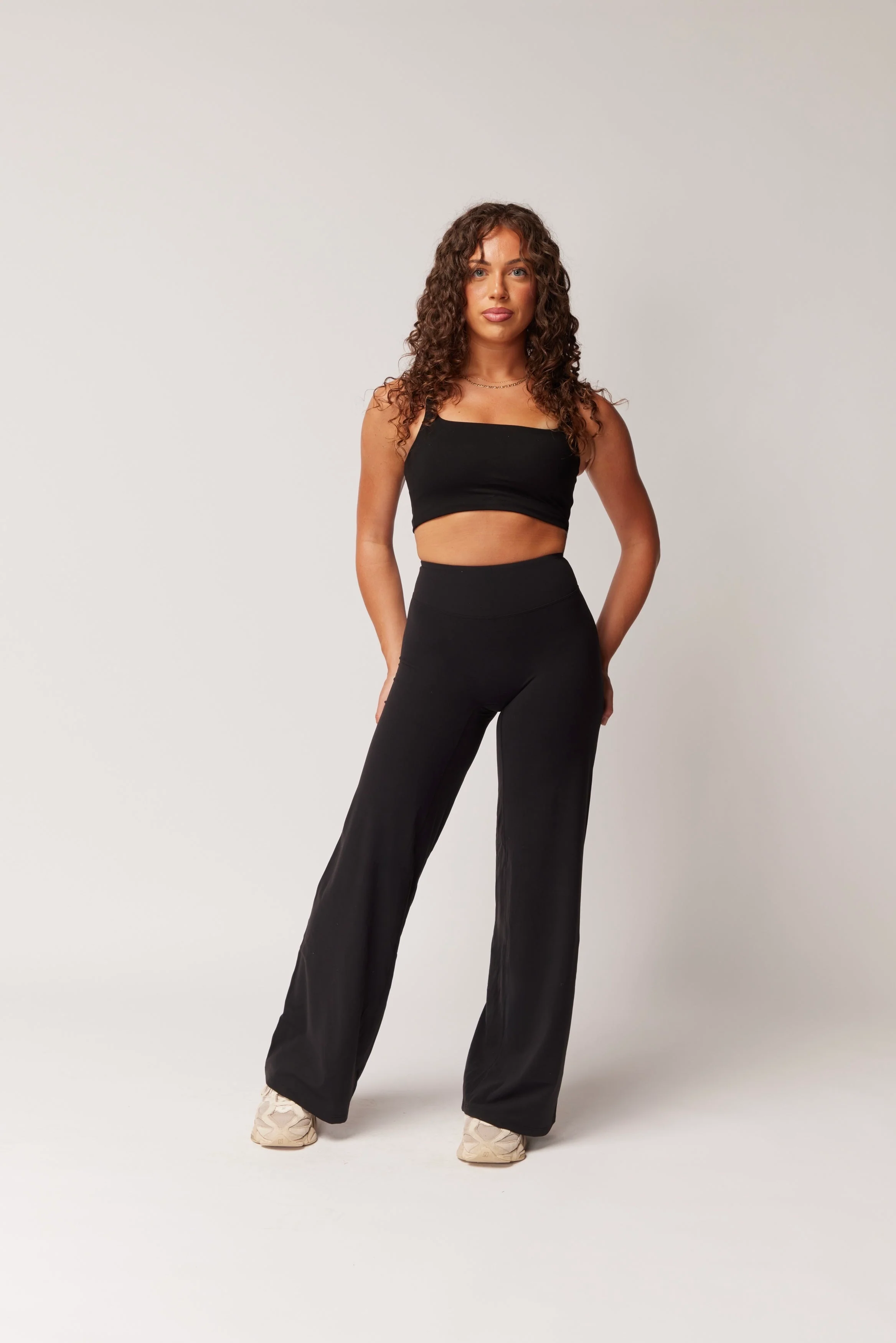 SIGNATURE STRAIGHT LEG PANTS (REG) - BLACK